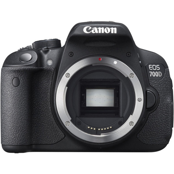 Цифровая фотокамера зеркальная Canon EOS 700D Body